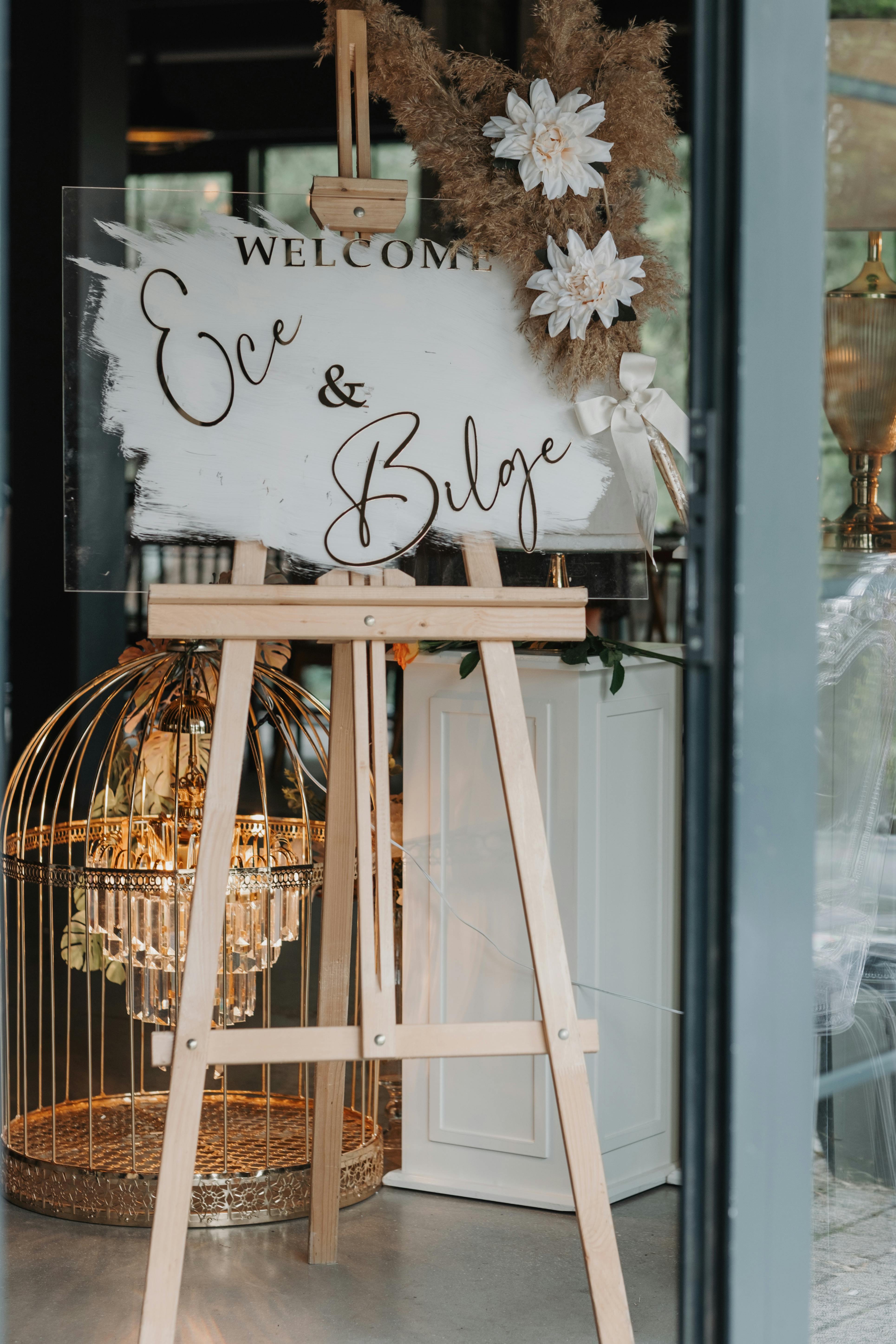 Custom Name Signs: Unique Wedding Décor for Every Celebration